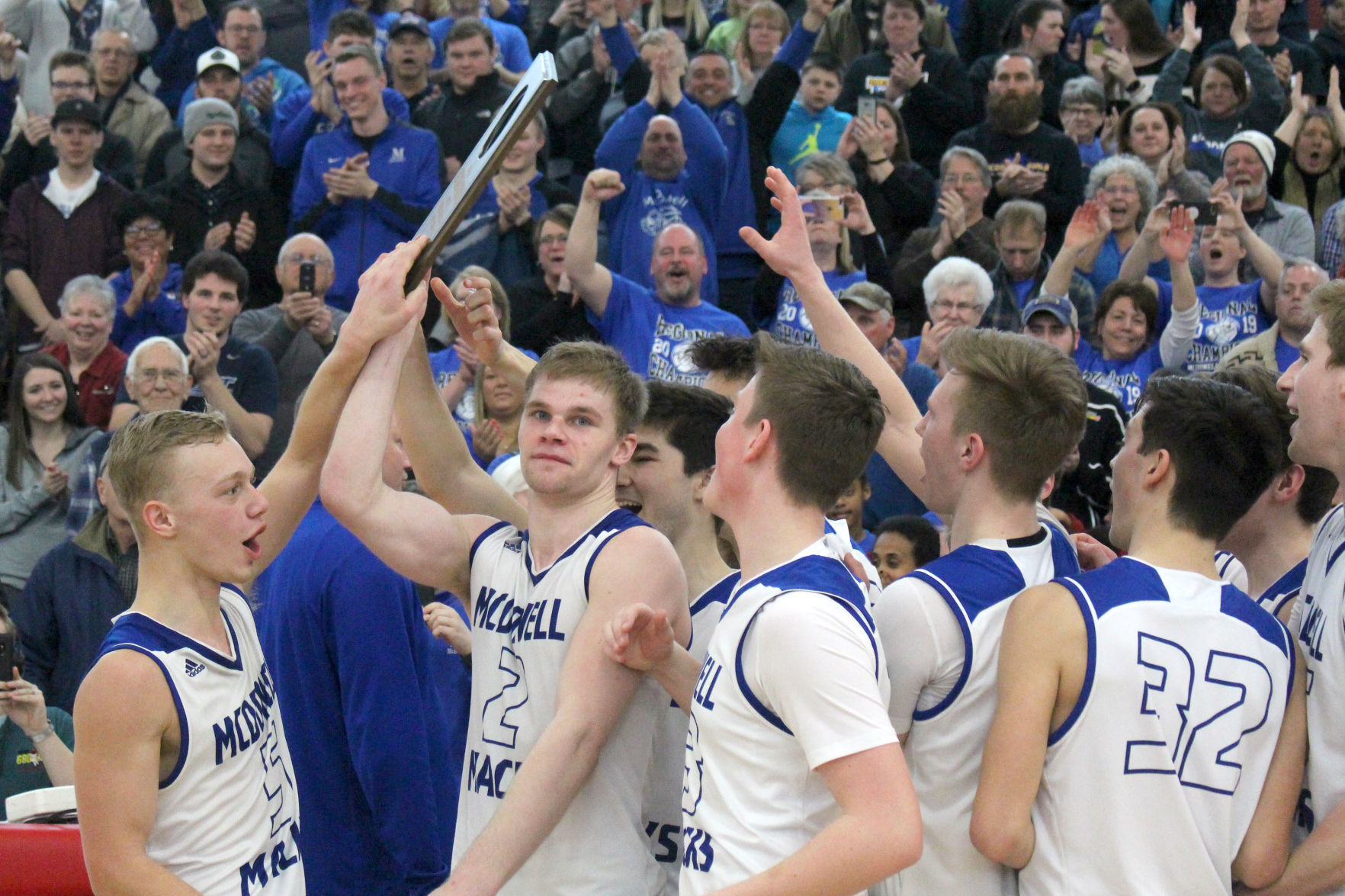 McDonell boys basketball vs Luck at Chi-Hi 3-9-19
